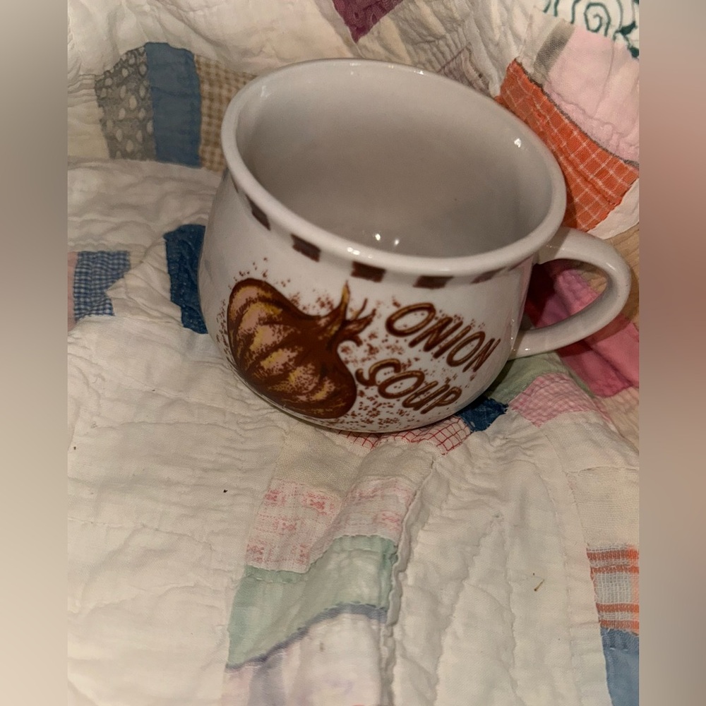 Vintage Onion Soup Mug with Brown Design